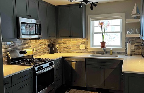 Petoskey Condo | Little Traverse Bay Getaway