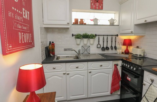 Barnstaple Cottage | LITTLE WILLESLEIGH, pet friendly, with a garden in Barnstaple