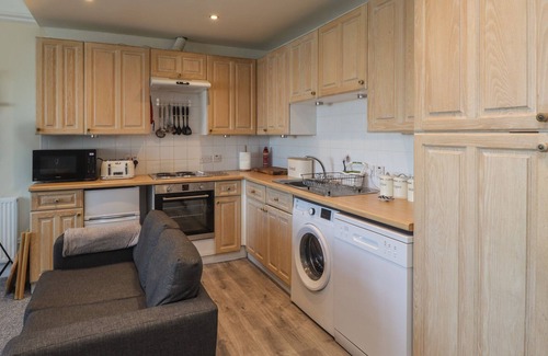 Littlestone-on-Sea Apartment | LITTLESTONE BEACH APARTMENT, pet friendly in Greatstone-On-Sea