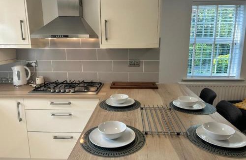 Churchtown Apartment | Littleton Manor Apartment near Southport with free parking and Netflix