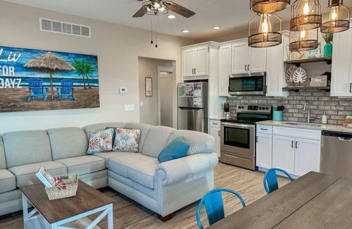 Celina Cottage | Liv for Dayz: A Rustic Modern Lakeside Cottage w/HOT TUB!