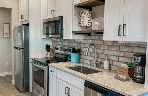Celina Cottage | Liv for Dayz: A Rustic Modern Lakeside Cottage w/HOT TUB!