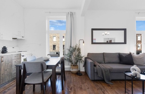 Plateau Mont Royal Apartment | LiV MTL 201 Studio Deluxe Suite + Rooftop Patio