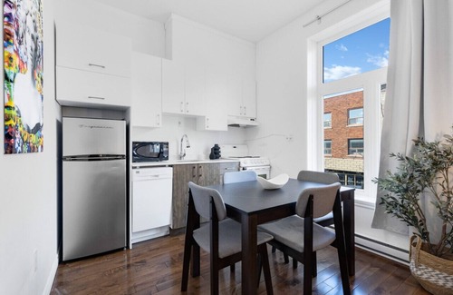 Plateau Mont Royal Apartment | LiV MTL 201 Studio Deluxe Suite + Rooftop Patio