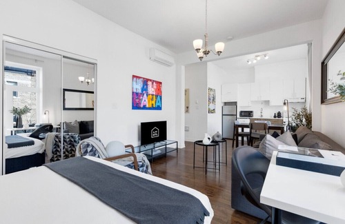 Plateau Mont Royal Apartment | LiV MTL 201 Studio Deluxe Suite + Rooftop Patio