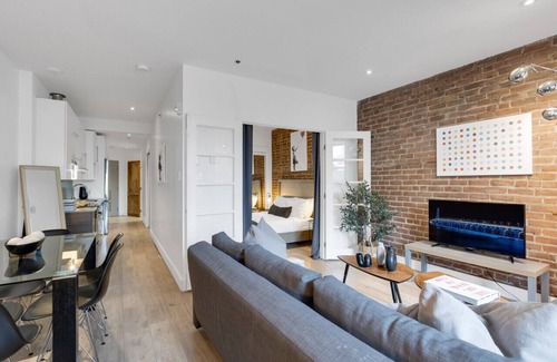 Downtown Montreal Apartment | LiV MTL Downtown-401 Spacious 2BR Suite + Lounge