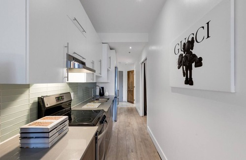 Downtown Montreal Apartment | LiV MTL Downtown-401 Spacious 2BR Suite + Lounge