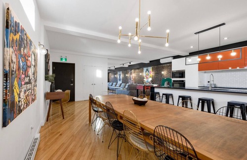 La Petite-Patrie Apartment | LiV MTL Plaza-3 Premium Bachelor Poker Foosball