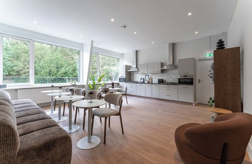 Municipality of Tilburg Apartment | Live close to campus without breaking the bank! This comfy spot is just a short nature walk from University Tilburg. A small but smartly designed 7 m² room with a cozy hotel bed, fast internet, and a desk for your laptop.