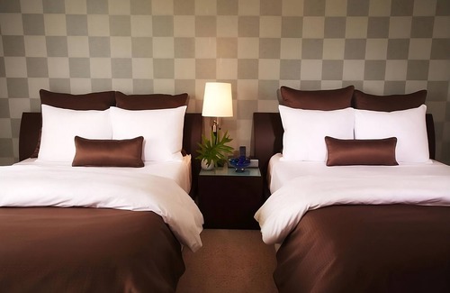 Ludlam Hotel | Live in Style - Miami Awaits You! Relaxing Room w/Full Kitchen | Hot tub + Spa