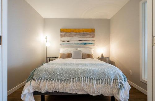 Downtown Victoria Apartment | Live the local life