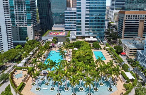 Brickell Apartment | Live the Miami Experience in an Exclusive Condo 4S