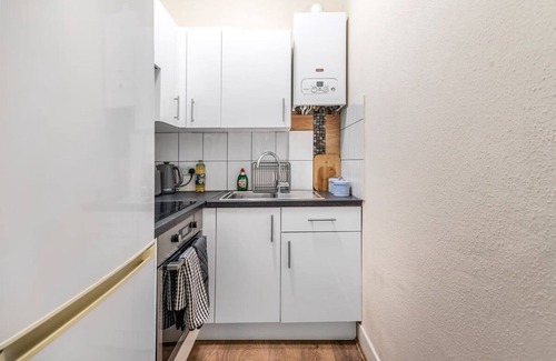 Camberwell Apartment | Livestay Cozy One Bedroom Apartment in Brixton