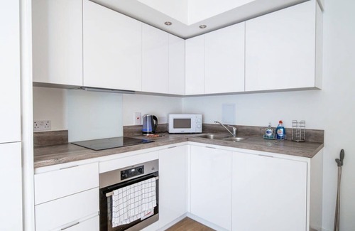 Luton Apartment | Livestay Modern 1Bed Apt/Private Building