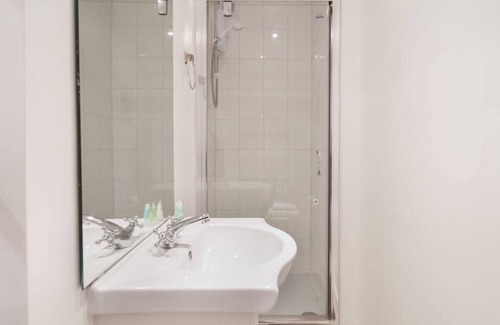 London City Centre Apartment | Livestay Studio Apartment on Covent Garden*2