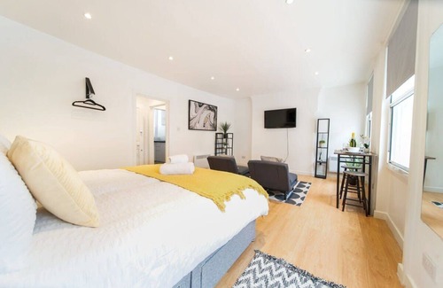 London City Centre Apartment | Livestay Studio Apartment on Covent Garden*2