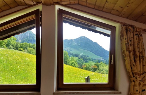 Schoenau am Koenigssee Apartment | Living at one level with the gigantic mountain panorama and alpine landscape