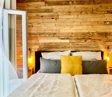 Am Staden Apartment | Living at Saarpartments - AdultsOnly - Business & Holiday Homes with Kitchen for Long- and Short Term stay, 3 min to St Johanner Markt and Points of Interest