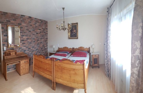 Flonheim Apartment | Living with Weck, Worscht and wine