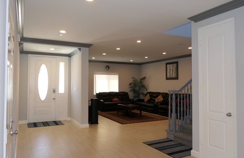 Midway City House | * Living Large * Newly Built * Disneyland & Beaches