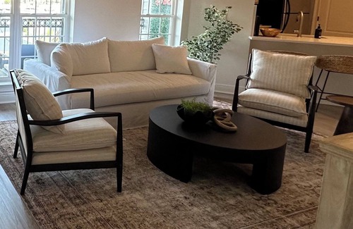 Tuscaloosa Condo | Living Legends Lodge in Houndstooth walk to Bryant-Denny stadium under 1 mile.
