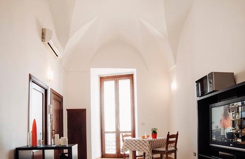 Aradeo Apartment | Living Suite