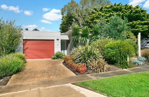 Cowes House | Living The Beach Dream - Pets, WiFi, 4 bdrm, 450m Shops