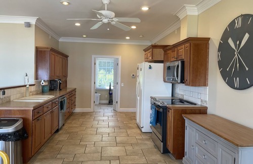 Semora House | Living the Lake Life w/2 kitchens 6 bdrms