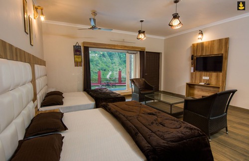 Bullawala Resort | LivingStone River side Hills resort family Room