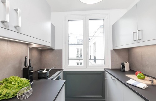 Quartier de la Porte-Saint-Denis Apartment | LivinParis | Luxury 2 Bedrooms Opera I