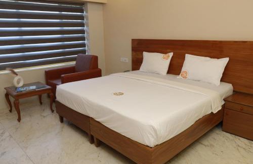 Kunnamkulam Hotel | Liwa Tower Hotel & Business Center