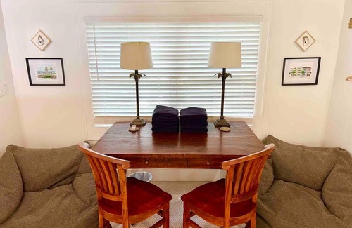 Charleston House | Liz Lane Cottage- entire guesthouse
