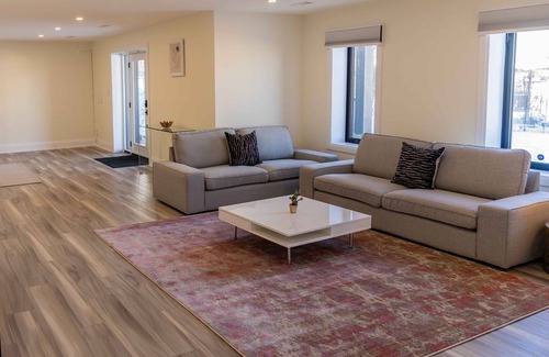 Niagara-on-the-Lake Apartment | Liz's Quiet Gem | Central | King Bed | 4K TVs