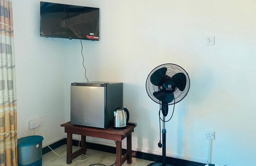 Kumbalwela House | Ella Nature Valley Homestay - Deluxe Triple Room with Mountain View