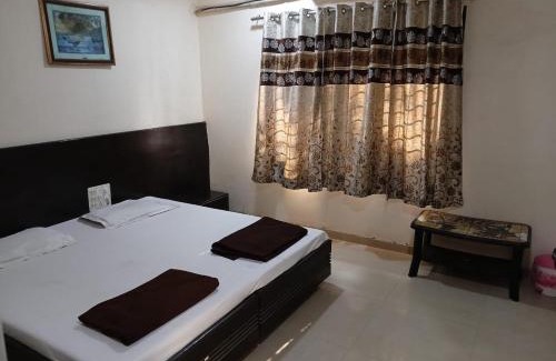 Hinganghat Hotel | LL Guest House