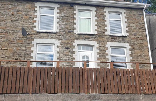 Crumlin Cottage | Llanhilleth Miners Cottage, great for touring South Wales and Dog Friendly