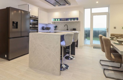 Mullion Cottage | LLAWNROC, pet friendly, with pool in Mullion
