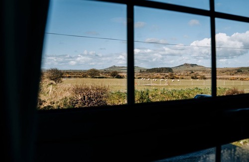 Carnhedryn House | Llety Farmhouse - Pembrokeshire farmhouse in tranquil St Davids countryside