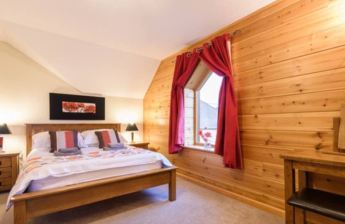 Brecon Ski Chalet | Llety Llyn y Fan in the beautiful Brecon