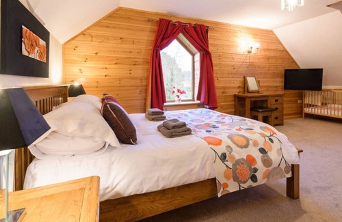 Brecon Ski Chalet | Llety Llyn y Fan in the beautiful Brecon