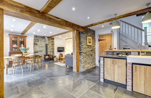 Machynlleth House | Llety Tanllan - Five Bedroom House, Sleeps 10