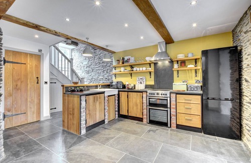 Machynlleth House | Llety Tanllan - Five Bedroom House, Sleeps 10