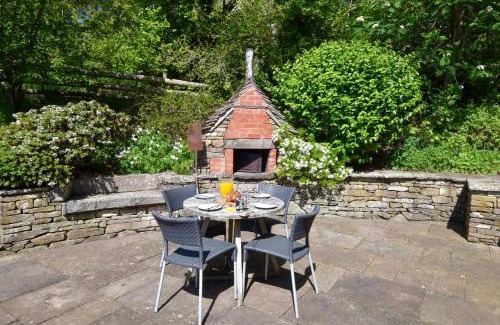 Cwmdu House | Llewenau-Draw Farm - The Barn