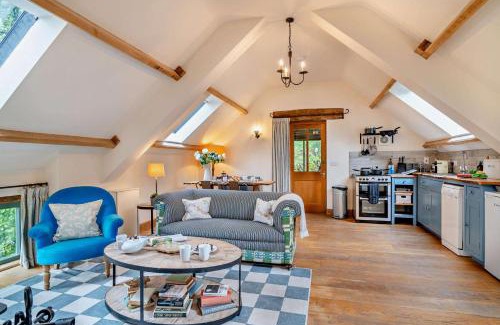 Cwmdu House | Llewenau-Draw Farm - The Barn