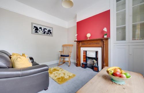 Llangadog House | Llwyncelyn