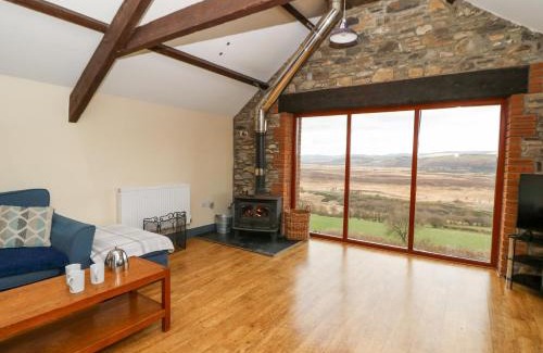 Tregaron House | Llwyngwinau Isaf Barn