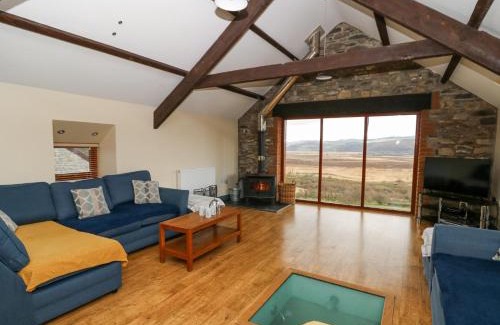 Tregaron House | Llwyngwinau Isaf Barn