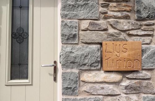 Llandderfel House | Llys Tirion