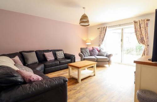 Llandderfel House | Llys Tirion