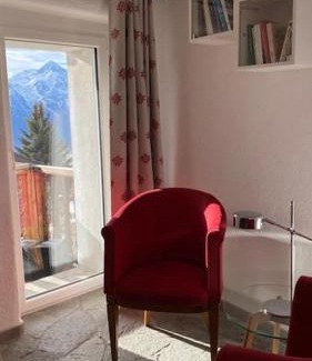 Venoz Apartment | Lo Reinard